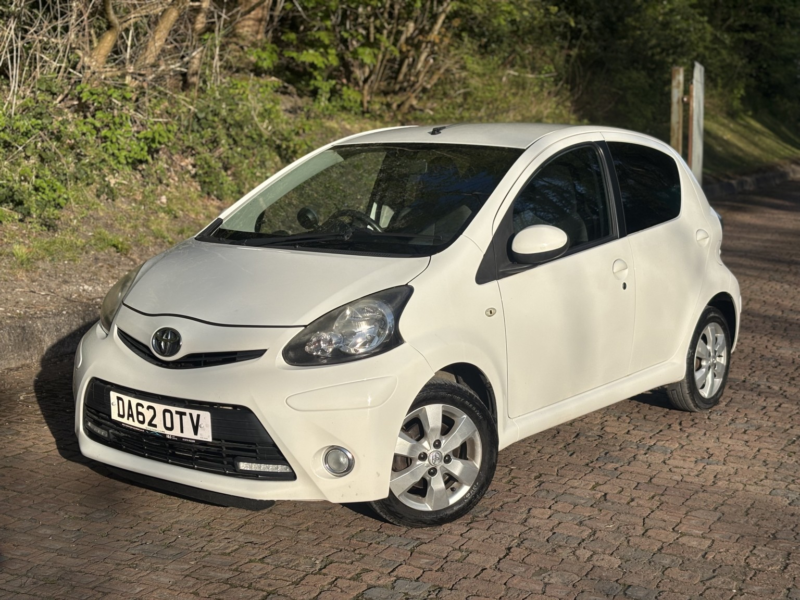 2012 Toyota Aygo 1.0 Vvt-I Fire in White — image 1