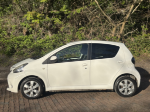 2012 Toyota Aygo 1.0 Vvt-I Fire in White — image 2