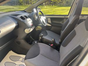 2012 Toyota Aygo 1.0 Vvt-I Fire in White — image 3