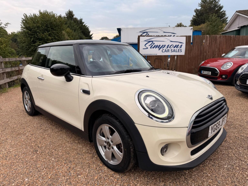 2019 MINI Hatch 1.5 Cooper Classic Euro 6 (s/s) 3dr in White — image 1