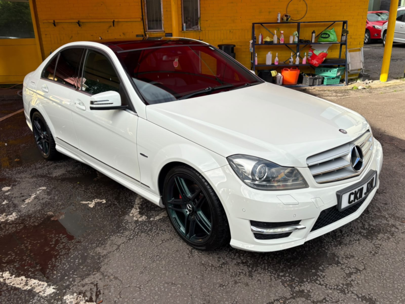 2011 Mercedes-Benz C Class 1.8 C180 Blueefficiency Sport Saloon 4dr Petrol G-Tronic+ Euro 5 (s/s) (156 Ps) in White — image 1