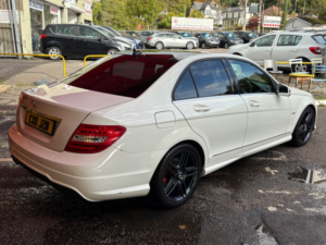 2011 Mercedes-Benz C Class 1.8 C180 Blueefficiency Sport Saloon 4dr Petrol G-Tronic+ Euro 5 (s/s) (156 Ps) in White — image 3