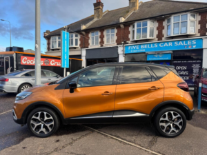 2017 Renault Captur 0.9 Tce Energy Dynamique S Nav Euro 6 (s/s) 5dr in Orange — image 2