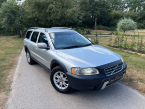 2007 Volvo Xc70 2.4 D5 Se Lux Estate 5dr Diesel Geartronic AWD (224 G/km, 182 Bhp) in Silver — image 3