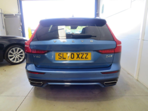 2020 Volvo V60 2.0 D4 R-Design Auto Euro 6 (s/s) 5dr in Blue — image 5