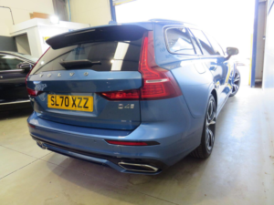 2020 Volvo V60 2.0 D4 R-Design Auto Euro 6 (s/s) 5dr in Blue — image 6