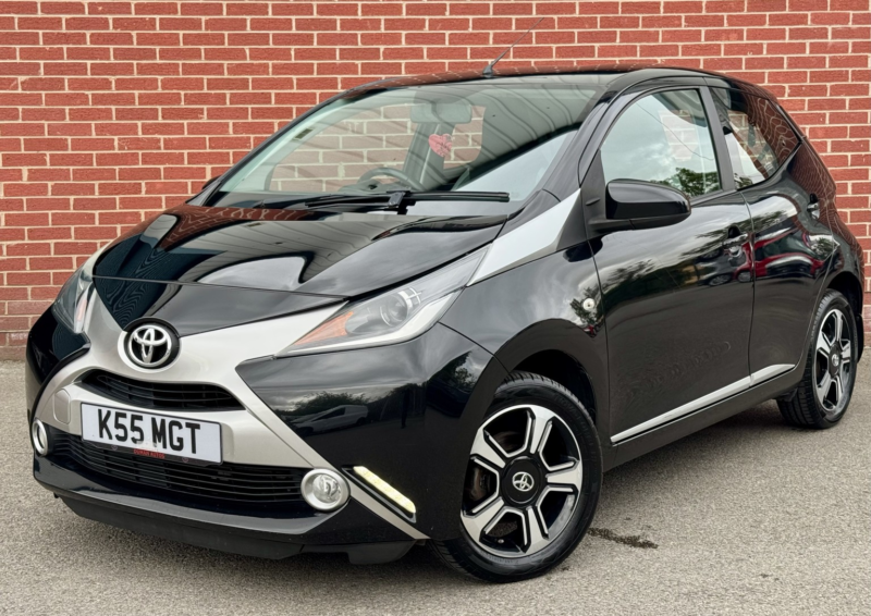 2015 Toyota Aygo 1.0 Vvt-I X-Clusiv in Black — image 1