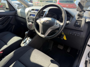 2013 Hyundai Ix20 1.6 Active Auto Euro 5 5dr in White — image 3
