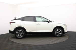 2022 Nissan Qashqai 1.3 Dig-T Mhev N-Connecta SUV 5dr Petrol Hybrid Manual Euro 6 (s/s) (140 Ps) in White — image 2