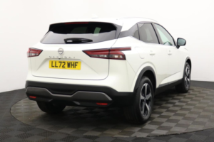 2022 Nissan Qashqai 1.3 Dig-T Mhev N-Connecta SUV 5dr Petrol Hybrid Manual Euro 6 (s/s) (140 Ps) in White — image 5