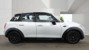 2015 MINI Hatch 1.5 Cooper D Auto Euro 6 (s/s) 5dr in Silver — image 5