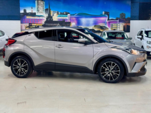 2017 Toyota C-Hr 1.8 Vvt-H Excel CVT Euro 6 (s/s) 5dr in Grey — image 2