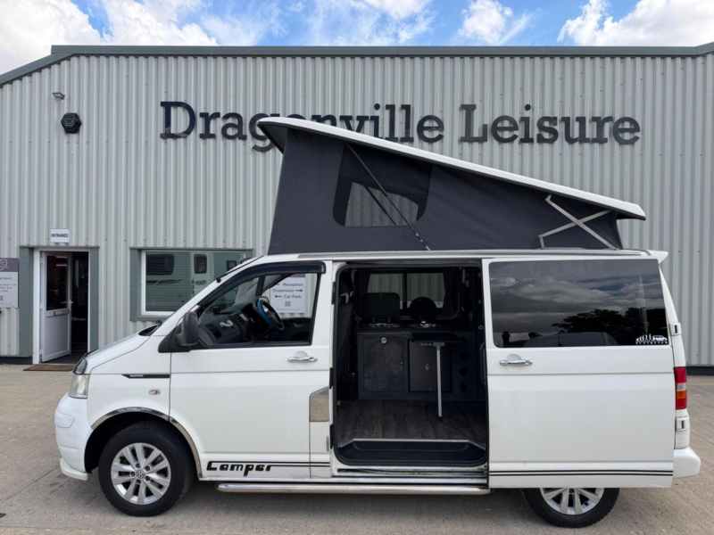 2009 Volkswagen T5 Campervan 4 Berth Camper Van VW T5 in White — image 1