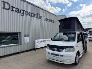 2009 Volkswagen T5 Campervan 4 Berth Camper Van VW T5 in White — image 3