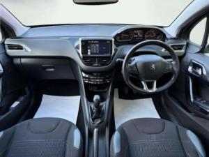 2014 Peugeot 208 1.2 Vti Puretech Allure Euro 5 5dr in Grey — image 4