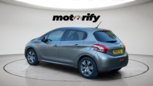 2014 Peugeot 208 1.2 Vti Puretech Allure Euro 5 5dr in Grey — image 6