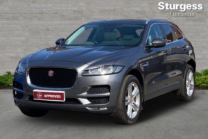 2016 Jaguar F-Pace 2.0 D180 Portfolio Auto AWD Euro 6 (s/s) 5dr in Grey — image 3