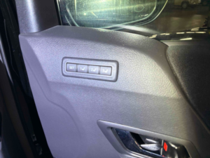2012 Toyota Vellfire 2.4z G Edition 7 Seats Leather Seats in Black — image 5