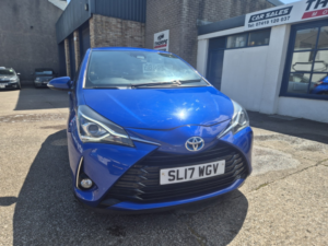 2017 Toyota Yaris 1.5 Vvt-H Excel in Blue — image 5