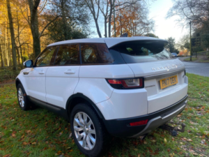 2017 Land Rover Range Rover Evoque 2.0 Td4 Se in White — image 6