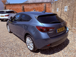 2016 Mazda Mazda3 2.0 Skyactiv-G Sport Nav in Blue — image 4