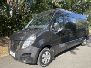 2023 Nissan Interstar 2.3 Dci 35 Acenta in Black — image 3