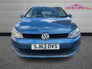 2013 Volkswagen Golf 2.0 Tdi Bluemotion Tech Gt in Blue — image 2