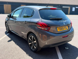 2019 Peugeot 208 1.2 Puretech Tech Edition Euro 6 (s/s) 5dr in Grey — image 4