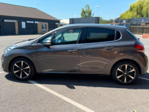 2019 Peugeot 208 1.2 Puretech Tech Edition Euro 6 (s/s) 5dr in Grey — image 5