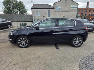 2017 Peugeot 308 1.6 Bluehdi Allure in Blue — image 4