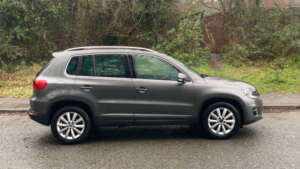 2014 Volkswagen Tiguan 2.0 Tdi Bluemotion Tech Match in Grey — image 4