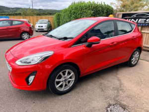 2018 Ford Fiesta 1.1 Ti-Vct Zetec Hatchback 5dr Petrol Manual Euro 6 (s/s) (85 Ps) in Red — image 5