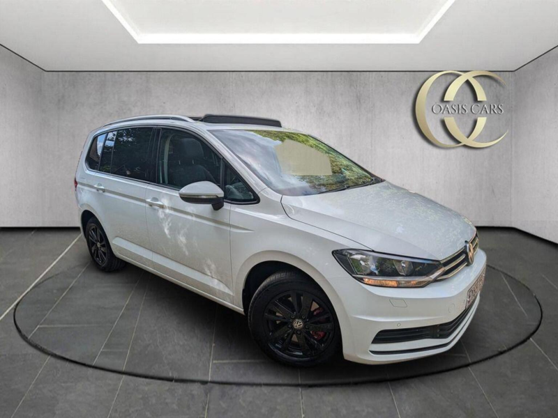2019 Volkswagen Touran 1.5 Tsi Evo Se Family DSG Euro 6 (s/s) 5dr in White — image 1