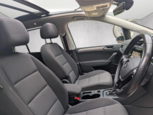 2019 Volkswagen Touran 1.5 Tsi Evo Se Family DSG Euro 6 (s/s) 5dr in White — image 4