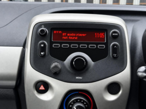 2015 Toyota Aygo 1.0 Vvt-I X-Play Euro 5 5dr Euro 5 in Red — image 4