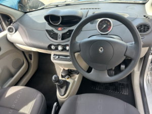2008 Renault Twingo 1.2 16v Dynamique in Silver — image 5