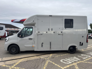 2022 Renault Master 2.3 Fwd Lm35 Dci 135 Business+ My22 in White — image 4