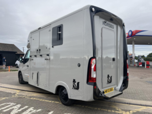 2022 Renault Master 2.3 Fwd Lm35 Dci 135 Business+ My22 in White — image 5