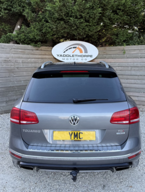 2016 Volkswagen Touareg 3.0 Tdi V6 Bluemotion Tech R-Line in Grey — image 4
