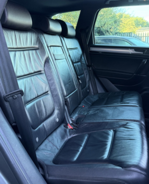 2016 Volkswagen Touareg 3.0 Tdi V6 Bluemotion Tech R-Line in Grey — image 6