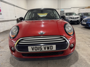 2015 MINI Hatch 1.5 Cooper 3-Door Hatch in Red — image 2