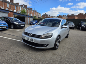 2011 Volkswagen Golf 1.6 Tdi Match in Silver — image 3