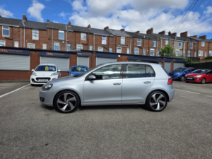 2011 Volkswagen Golf 1.6 Tdi Match in Silver — image 6