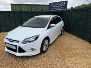 2014 Ford Focus 1.6t Ecoboost Zetec S Euro 5 (s/s) 5dr in White — image 3