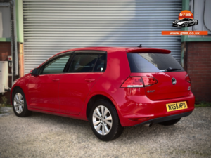 2015 Volkswagen Golf 2015 Golf 1.2 Tsi Bluemotion Dsg, Automatic in Red — image 4