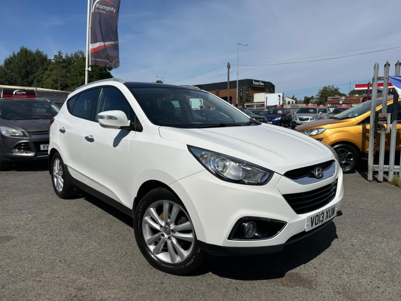 2013 Hyundai Ix35 2.0 Crdi Premium 4WD Euro 5 5dr in White — image 1