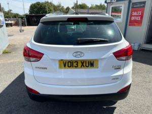 2013 Hyundai Ix35 2.0 Crdi Premium 4WD Euro 5 5dr in White — image 6
