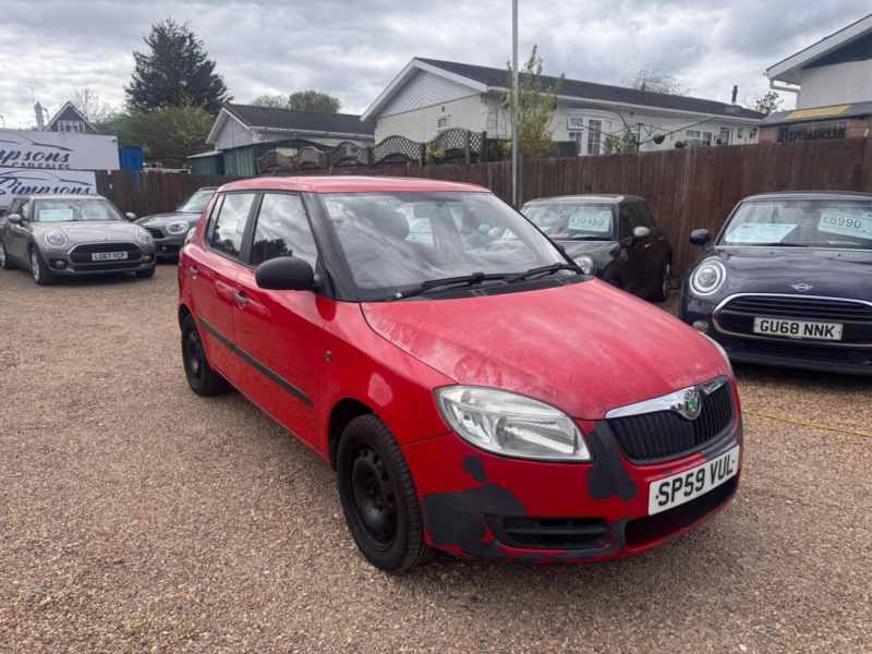 2009 Skoda Fabia 1.2 Htp 6v 1 5dr in Red — image 1