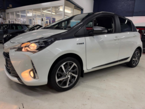 2020 Toyota Yaris 1.5 Vvt-H Y20 Bi-Tone E-CVT Euro 6 (s/s) 5dr in White — image 3