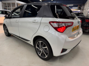 2020 Toyota Yaris 1.5 Vvt-H Y20 Bi-Tone E-CVT Euro 6 (s/s) 5dr in White — image 4